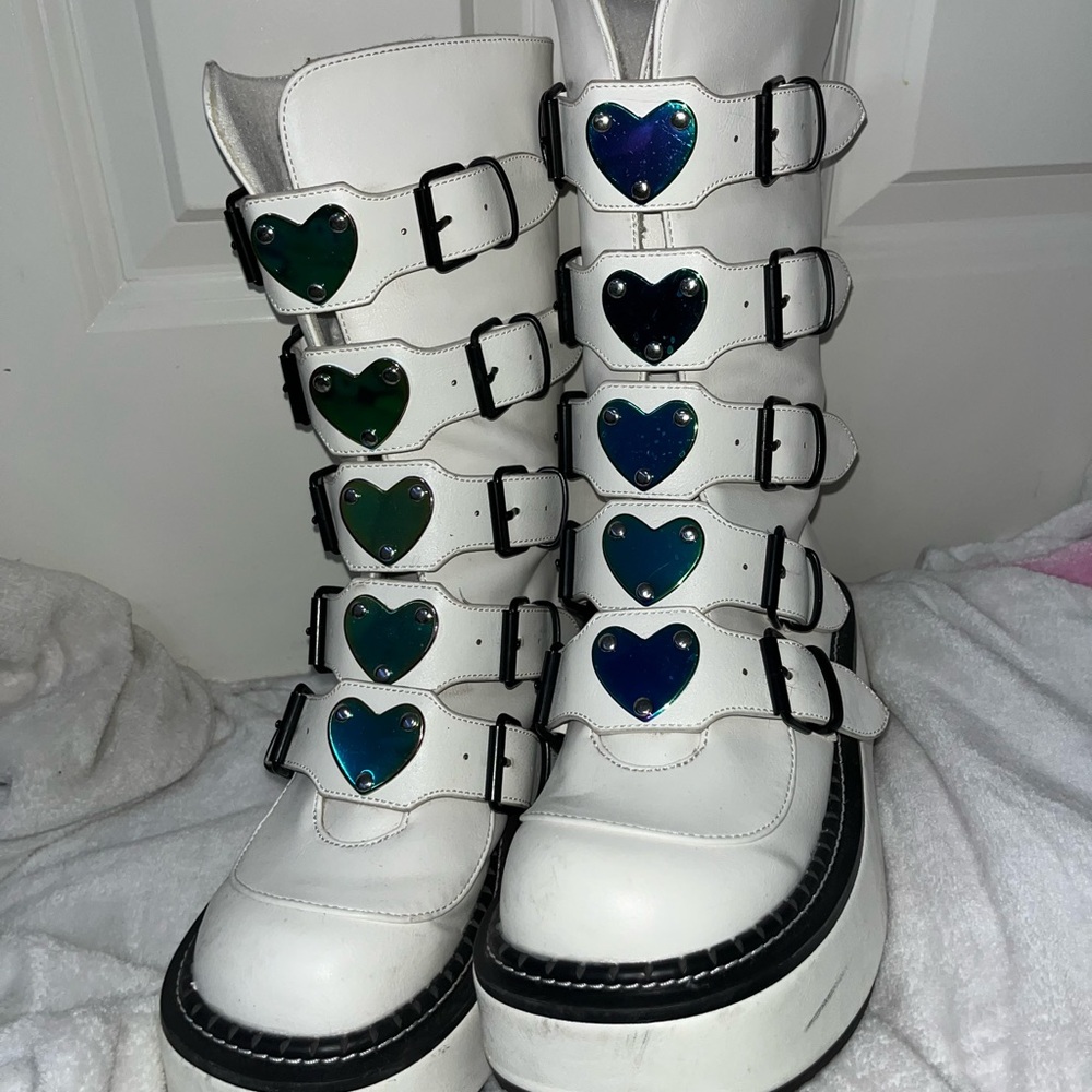 Demonia "Emily-330" 2" (51mm)